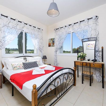 Sunset Villa โปรทาราส ภายนอก รูปภาพ