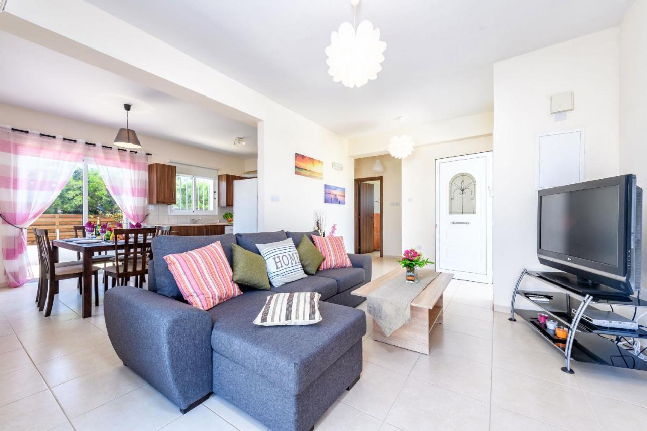 Sunset Villa โปรทาราส ภายนอก รูปภาพ